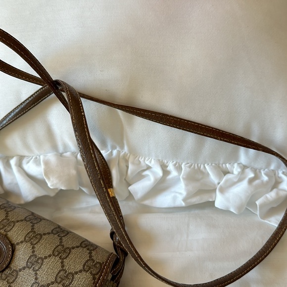 Authentic Gucci Crossbody - Picture 6 of 16